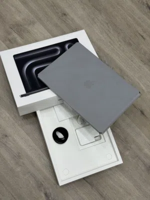 MacBook Pro 16 inches M3 pro chip 18gb 512gb one year used with battery cycle 125