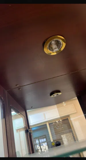 بوفيه للتحف والتلفاز