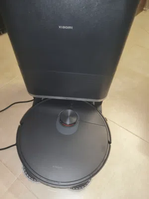 روبوت تنظيف Xiaomi X 20 Max حالة جديدة ومكفول سنة جدا شبه وكالة (مستعجل جدا)