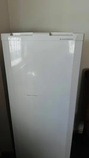 فريزر بيكو بسعة 160 لتر بحالة جيدة شبه جديد منظر لكن لا يوجد متور