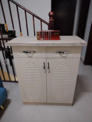 درج للأحذيه نظيف جداً A very clean shoe drawer