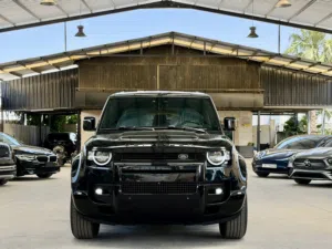 Land Rover Defender 2023  ( CLEAN TITLE )  فحص كامل 7 جيد ،