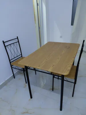 table with 4 chairs