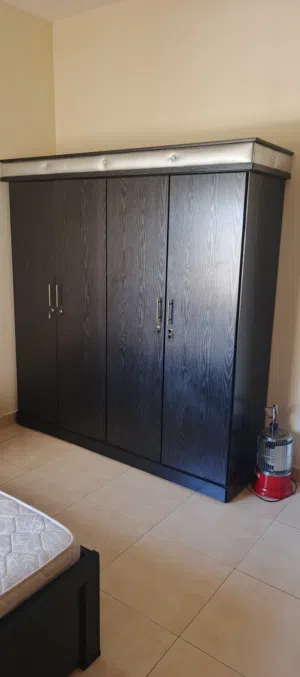 غرفة نوم بحاله ممتازه لتواصل وتساب وتصال