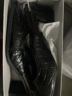 للبيع كعب جديد مقاس 40