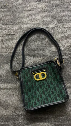 شنتة Dior للبيع
