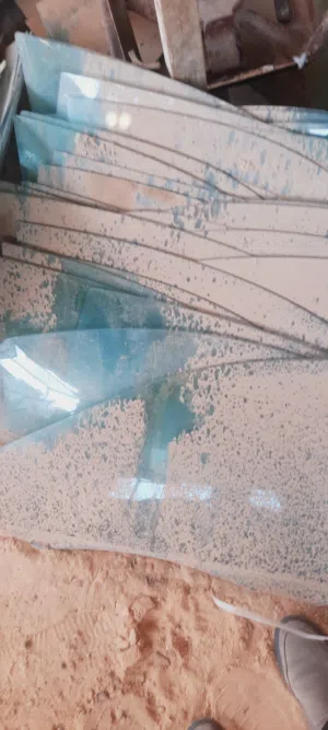 زجاج سيارات   للبيع جملة