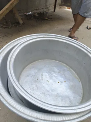 ميز تقديم طعام وميز كاشير