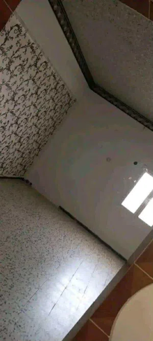 شقه للبيع في سوق الثلاثاء.مدينه زليتن