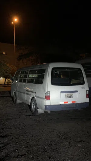 للبيع باص مازدا موديل 2003