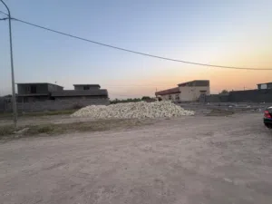 قطعة أرض للبيع بهور رجب 600م واجهة 27.5م قريبة من السوق والمدارس البيع كامل أو أجزاء (100م و200م)