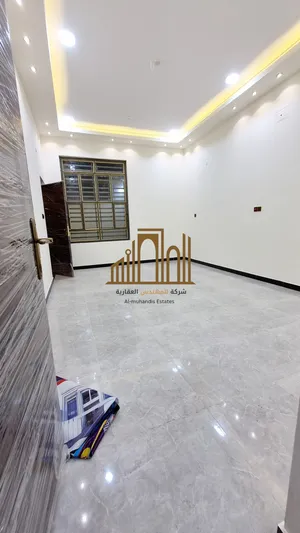 ‏أكثر من 6 غرف ‏.‏ ٤ حمّامات ‏.‏ 210 م٢‏2