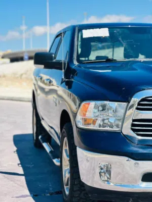 DODGE RAM BIG HORN 1500//57 HEMIدودج رام 2015 دبل كامل باب كبير رباعي