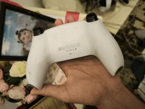 يد playstation 5 بلايستيشن اصليه