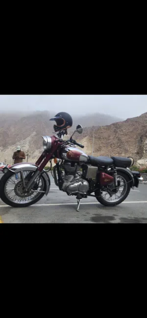 royal enfield clasic 500 2013 woks without flaws دراجه رويال انفيلد كلاسيك 500 2013 تعمل بحاله ممتاز