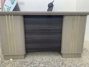 ميز مكتبي جديد غير مستخدم
