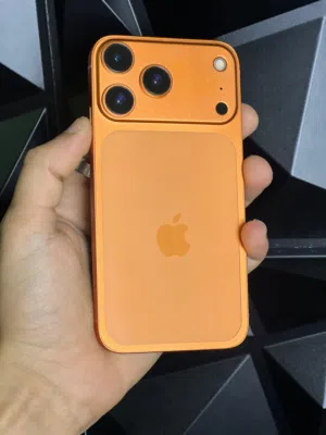 IPhone xr  convert 17pro   128 gb storage  battery life 90 plus  face I'd working  no any issue