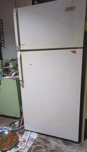 Frigidaire Top Freezer Refrigerator big  ثلاجة فريجيدير بفريزر علوي  Very Good & Clean Condition