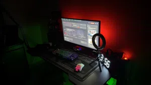 Pc للبيع كمبيوتر كامل ملحقاتو مواصفات عاليه وجميل للألعاب الثقيله مواصفات بالوصف