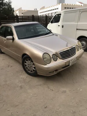 مرسيدس 200 4سلندر موديل 2002 بحالة جيدة
