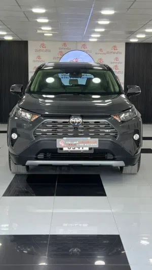 TOYOTA RAV4 2019 LEMITED عائلية اعتمادية تكسب ثقتك راحة ورفاهية في الخطوط استخدام يومي ممتاز فرصتك.