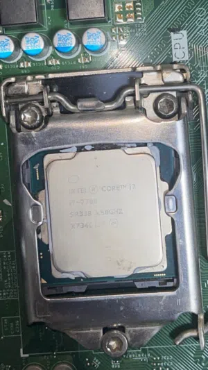 CPU I7 7700 good as new