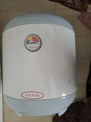 سخان كهرباء 50 لتر صنعها مصري استعمال شهر ونص.   عنوان  اربد الصريح