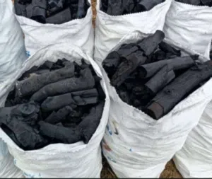 فحم للبيع جملة44 شكارة  عبوة الله ايبارك وحاجه صح لوز  وزيتون وسرول
