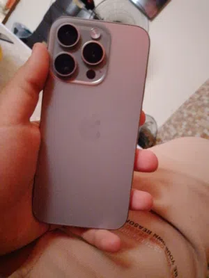 Apple iPhone 15 Pro 256 GB in Salt