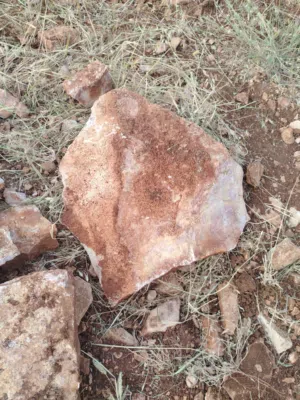 حجاره مشحفه للفناطير والمسابح  والنوافير للشلالات  الكوم كامل للبيع