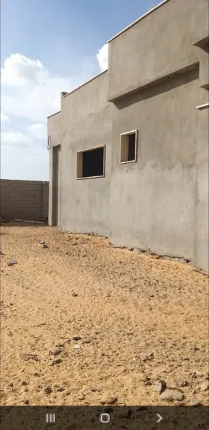 عيقار للبيع