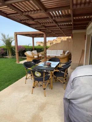 فيلا للبيع تاون هاوس كورنر في منتجع لافيستا توباز العين السخنة ثالث صف من البحر فيو مميز تشطب مودرن
