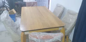 ميز خشب للبيع سعر قابل للتفاوض