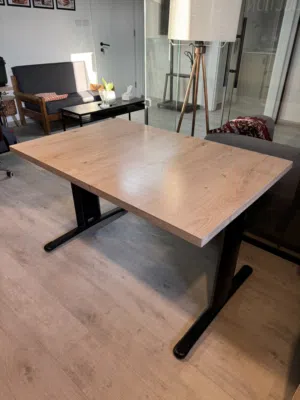 مكتب مقاس 122x80 cm للبيع