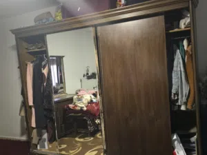 غرفه نوم كامله مع ملاحقاتها