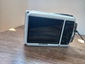 كاميرا Olympus Tough TG-310 بحالة الوكالة ومع وصلة الشاحن الاصلية.