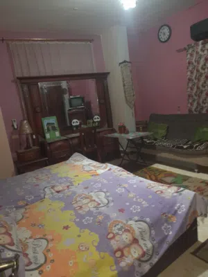 غرفة نوم بحمام ومطبخ