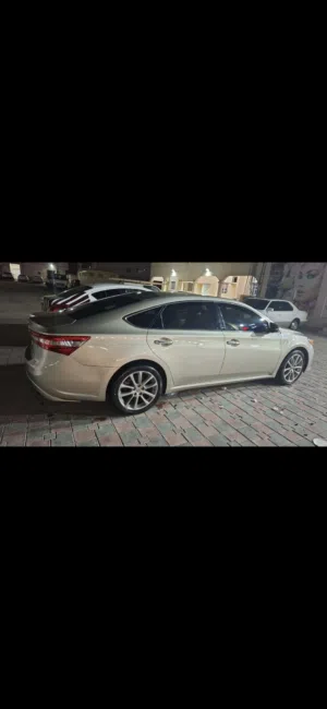 أفالون تيوتا وارد للبيع