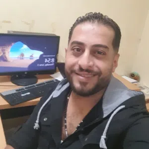 ايمن ابو عرفات