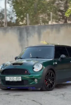 mini-cooper-s-2009-1-6-turbo-205-p-h-stock-بانواما-تدفئة-كراسي-جنط-عريض-للبيع