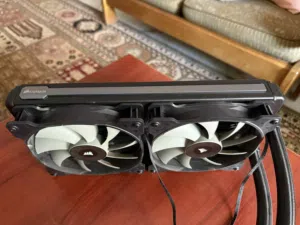 CORSAIR - Hydro Series 240mm Liquid CPU Cooler