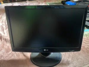 شاشة LG مستعملة بحالة ممتازة جدا