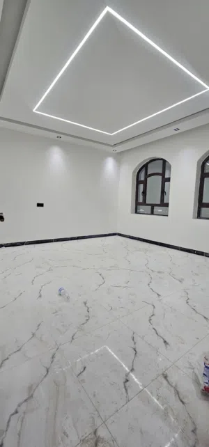 شقق/جديده لوكس/اول ساكن/على شارع الثلاثين/جوار هيبرشملان/حي راقي/ (التفاصيل تحت في وصف الاعلان)
