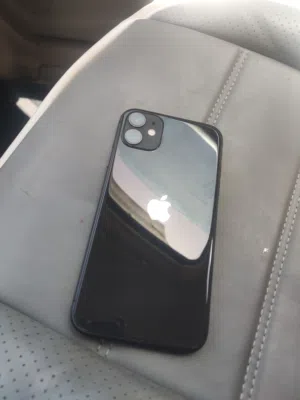 Apple iPhone 11 64 GB in Tripoli