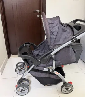 عربة أطفال stroller