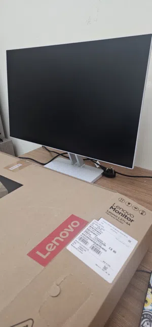 Lenovo Monitor 27 inch White (only 3 months used)