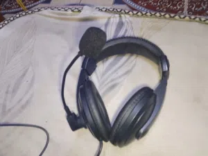 سماعات كيمنك ما بيهن اضائاوالمايك شغال تجي تفحصهن إذا بيهن خلل فلوسك مرجوعه