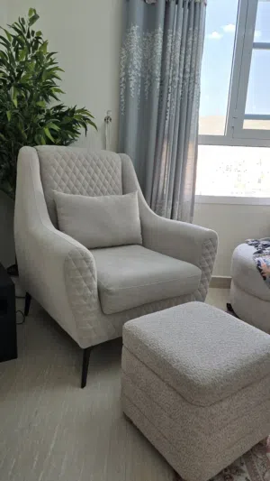 Elegant single seater sofa Chair with footrest in excellent condition