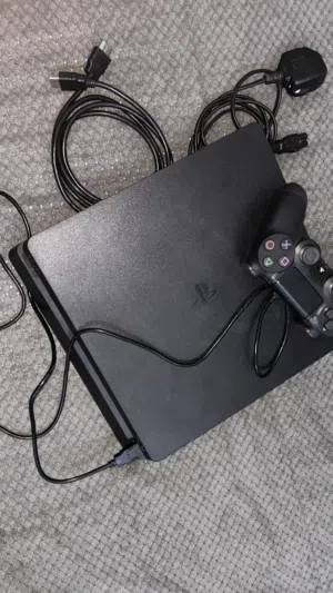 مستعمل أسبوع واحد والله يشتغل زين ps4 ب 850