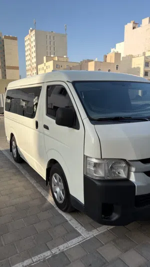 متوفر باص هايس 15 راكب لنقل متواجد في المصنعه و مسقط